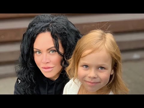 Видео: ОКСАНА БАЙРАК-СТАЛА ВПЕРВЫЕ МАМОЙ В 55 ЛЕТ.МУЖ МЛАДШЕ НА 23 ГОДА И КОГДА ЖДАТЬ 3 СЕЗОН НИЧТО НЕ СЛ.Д