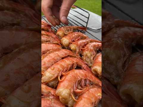 Видео: ИХ ВСЕГДА МАЛО / Как вкусно приготовить сырые креветки🍤 #еда #рецепт #лайла #креветки #лангустины