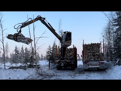 Видео: Из за колеи , легковушку выкинуло под самосвал. Вылетел мотор!