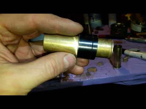 Видео: Быстрое снаряжение латунных гильз, после заморочки.