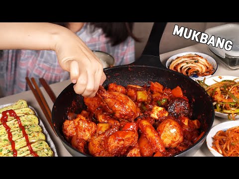 Видео: MUKBANG :) острый рис с курицей и сыром действительно вкусный.