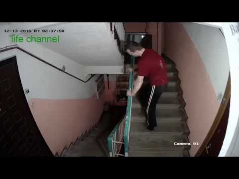 Видео: "Шоу Бэнни Хилла-2" в Тверском подъезде (прикольная озвучка-дополнение)