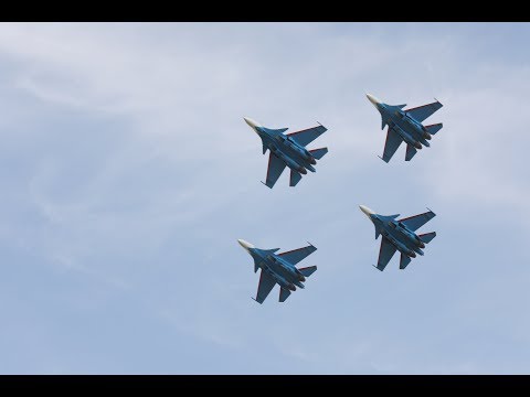 Видео: "Русские Витязи" багийн уран нислэгийн үзүүлбэр /Air show by the "Russian Knights"/
