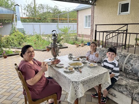 Видео: МОИ ВНУКИ ГОТОВЯТ ПИРОГ 12 ЛОЖЕК, ЧАЕПИТИЕ С ВНУКАМИ