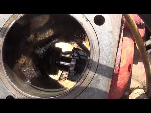 Видео: Трактор МТЗ 82. Установка поршней на двигатель Д 240 после мелкого ремонта.