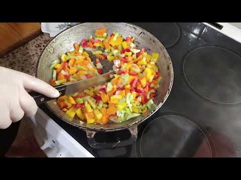 Видео: Икра из кабачков и баклажанов .Ничего особенного , но как вкусно !