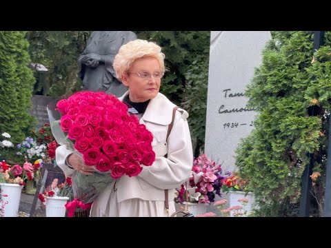 Видео: НЕ СНИМАТЬ ! ЗАКРЫТАЯ ЦЕРЕМОНИЯ ОТКРЫТИЯ ПАМЯТНИКА НА МОГИЛЕ АЛЕКСАНДРА МАСЛЯКОВА | НОВОДЕВИЧЬЕ