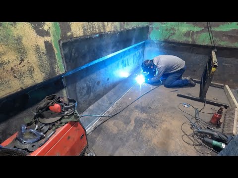 Видео: Пост-бенгер готов! | Пятна от сварки прицепа | Последние детали на цистерне