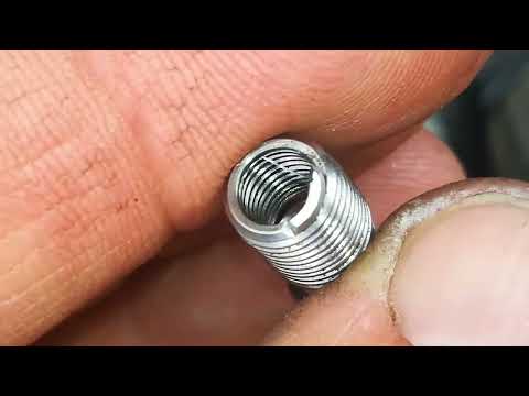 Видео: Audi A4 B7 восстановление резьбы крепление задней крышки фазорегулятора