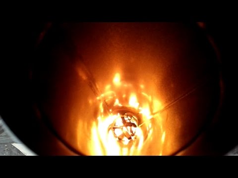 Видео: ROCKET WOOD BURNING STOVE 4 РАКЕТНАЯ ЭКОНОМ ПЕЧЬ ДЛЯ ГАРАЖА, МАСТЕРСКОЙ