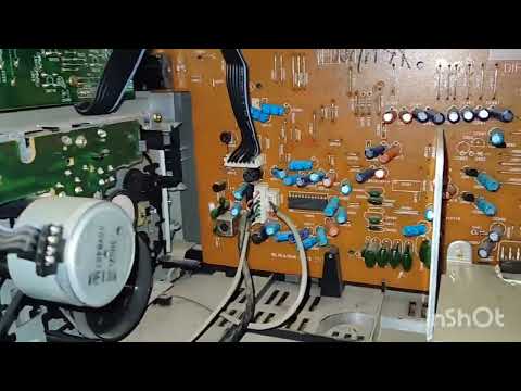 Видео: Daewoo XG-332. Музыкальный центр. Небольшой обзор снаружи и внутри.