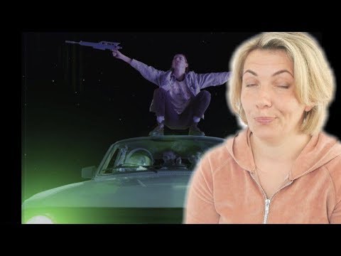 Видео: Реакция МАМЫ на ПОШЛАЯ МОЛЛИ — ВСЕ ХОТЯТ МЕНЯ ПОЦЕЛОВАТЬ