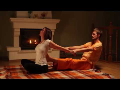 Видео: Тайский йога-массаж / Thai Yoga Massage