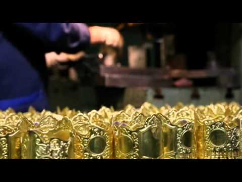 Видео: Как это сделано: подстаканники.