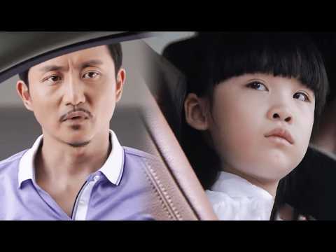 Видео: Дочь видит, как отец посещает собрание для другого ребёнка, плачет и решает игнорировать его.