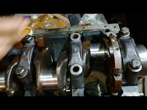 Видео: Сборка двигателя ммз д-240. Установка коленвала .