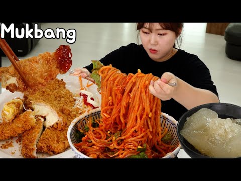 Видео: Пара Мукбанг | Приготовление и употребление холодного чжолмён и сыра тонкацу.