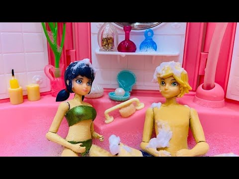 Видео: Маринетт и Адриан 24 часа в одной ванной! Челлендж