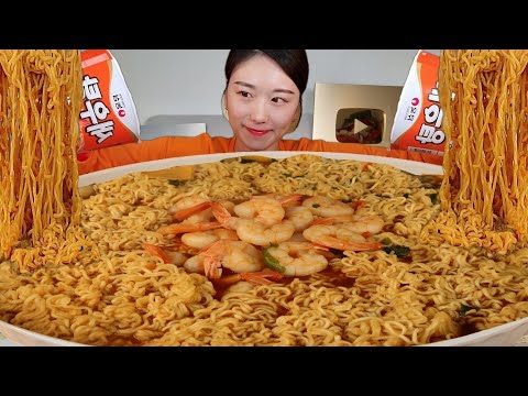 Видео: ASMR Если я положу креветки в чашку с лапшой и креветками, вкус креветок от этого станет сильнее 🤔
