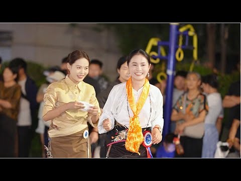 Видео: Yongji привел танцы, традиционные тибетские танцы Medley "радостное собрание"