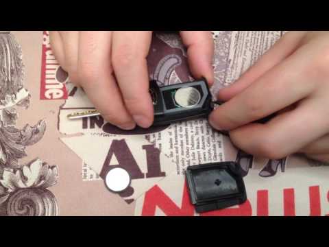 Видео: Замена батарейки выкидного ключа cherry m-11!!!