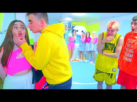 Видео: К БУНТАРКАМ ПРИЦЕПИЛИСЬ ШКОЛЬНЫЕ НЕУДАЧНИКИ - ЛУЗЕРУ ХОТЯТ ВСТРЕЧАТЬСЯ!!! КОМУ ПОЖАЛУЕТСЯ ДИАНА?