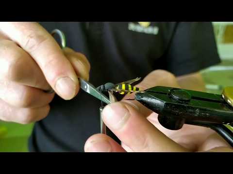 Видео: Быстрые мушки !