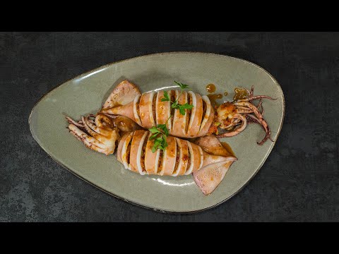 Видео: “Калмари със зеленчуци на тиган” от Марко Лукиари || DERONI (Official Channel)