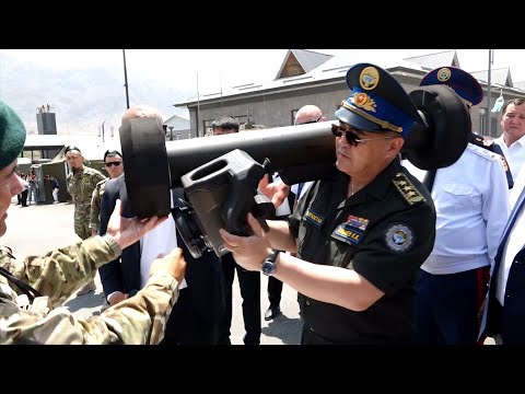Видео: Камчыбек Ташиев Баткендеги "Бөрү" атайын отрядында