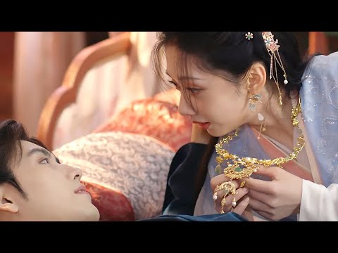 Видео: Мастер делал артефакты для Золушки, а также принимал гром для нее.