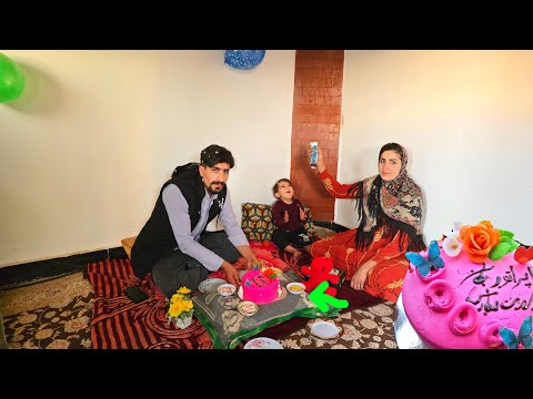 Видео: Документальный фильм о кочевой жизни: мать и дитя готовят приют к рождению г-на Ибрагима