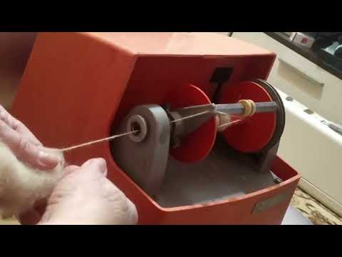 Видео: ПРЯДЕНИЕ ШЕРСТИ.  ЧАСТЬ 2 . ПРЯДЕНИЕ.