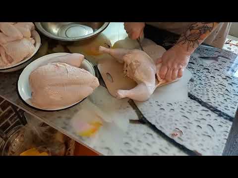 Видео: Выгодно ли?/ Покупать куру целиком или по частям