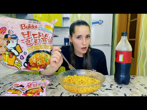 Видео: ОСТРЫЙ РАМЕН КАРБОНАРА / КОРЕЙСКАЯ ОСТРАЯ ЛАПША / MUKBANG ОБЗОР