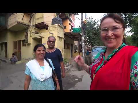 Видео: 284. В гостях у Альбины. 20 лет замужем в Индии. В Дели из Ижевска. Сын, свекровь, соседи, быт...