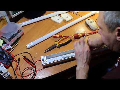 Видео: переделываем люминесцентный светильник на светодиодную