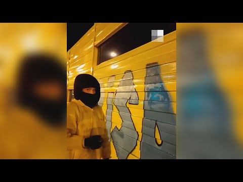 Видео: Поймали граффитисток и потрепали им капюшоны