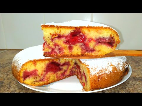 Видео: Клубничный Пирог без Духовки и Миксера! Обалденно Вкусный Рецепт
