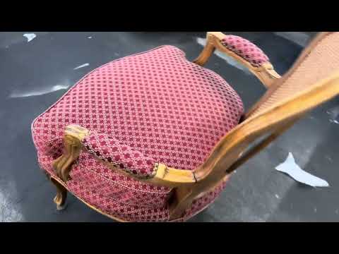 Видео: Обновленная мебель в интерьере дома в Америке.