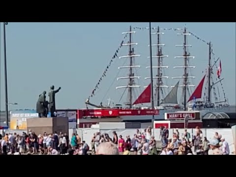 Видео: Вокруг праздник…