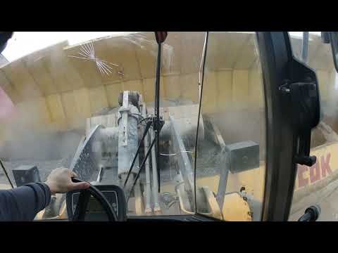 Видео: Работа на фронтальном погрузчике часть 2