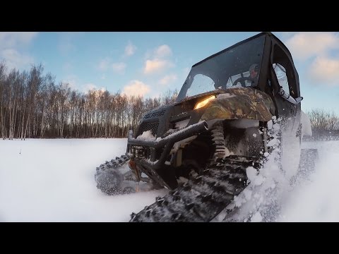 Видео: ГУСЕНИЦЫ ПРОТИВ ШИПОВАННОЙ РЕЗИНЫ
