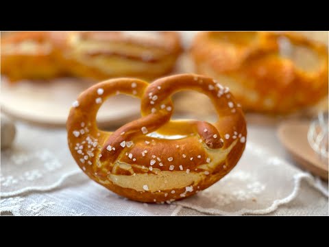 Видео: Брецель 🥨 / Brezel / Крендель / Діти дуже люблять/ Німецький рецепт / Ідеально підходить до пива 🍺