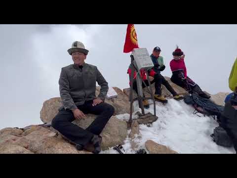 Видео: "Манас" чокусу 4488 м I Семетейдин Таласка келишин манасчы  Муса уулу Төлөбектин айтуусунда
