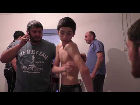 Видео: Взвешивание участников на турнир Бойнакъ.