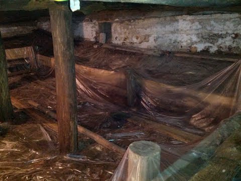 Видео: Укрыл земляной подпол плёнкой