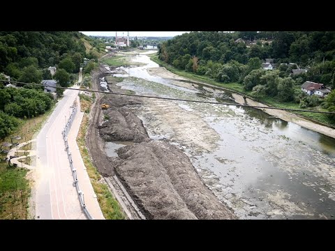 Видео: Чистити русло річки Тетерів у Житомирі будуть до жовтня, а також хочуть відремонтувати дамбу