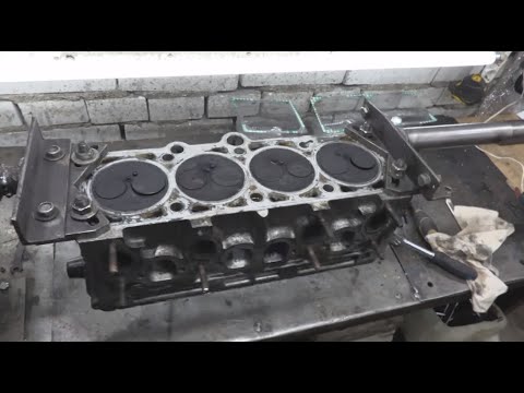Видео: Течь масла из-под головки блока цилиндров мотора