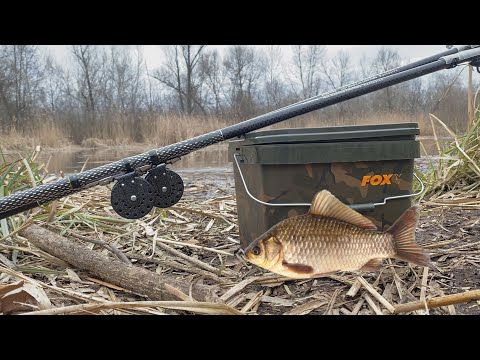 Видео: Пішов карась на вудку. Ловля карася на поплавок.