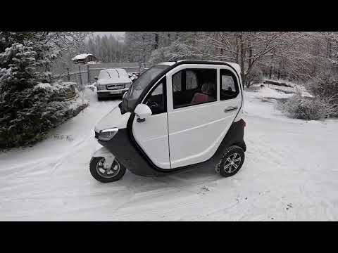 Видео: Полный обзор электрического трицикла с кабиной ТРИСКУТЕР ГИБРИД